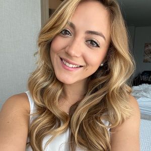 Meet your Posher, Estefania